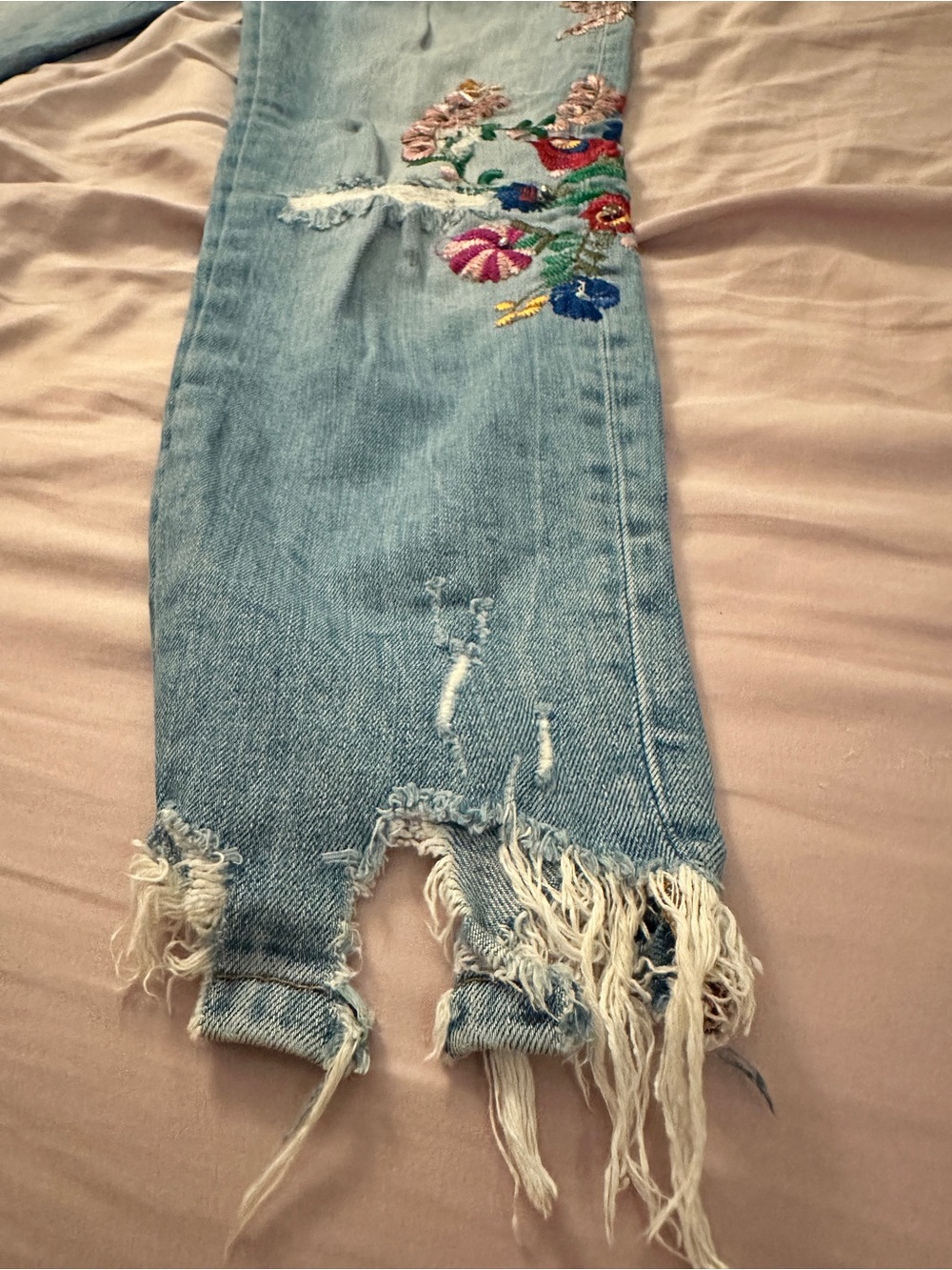 Zara Worn/Distressed Embroidered Floral Skinny Jeans - Picture 6 of 8